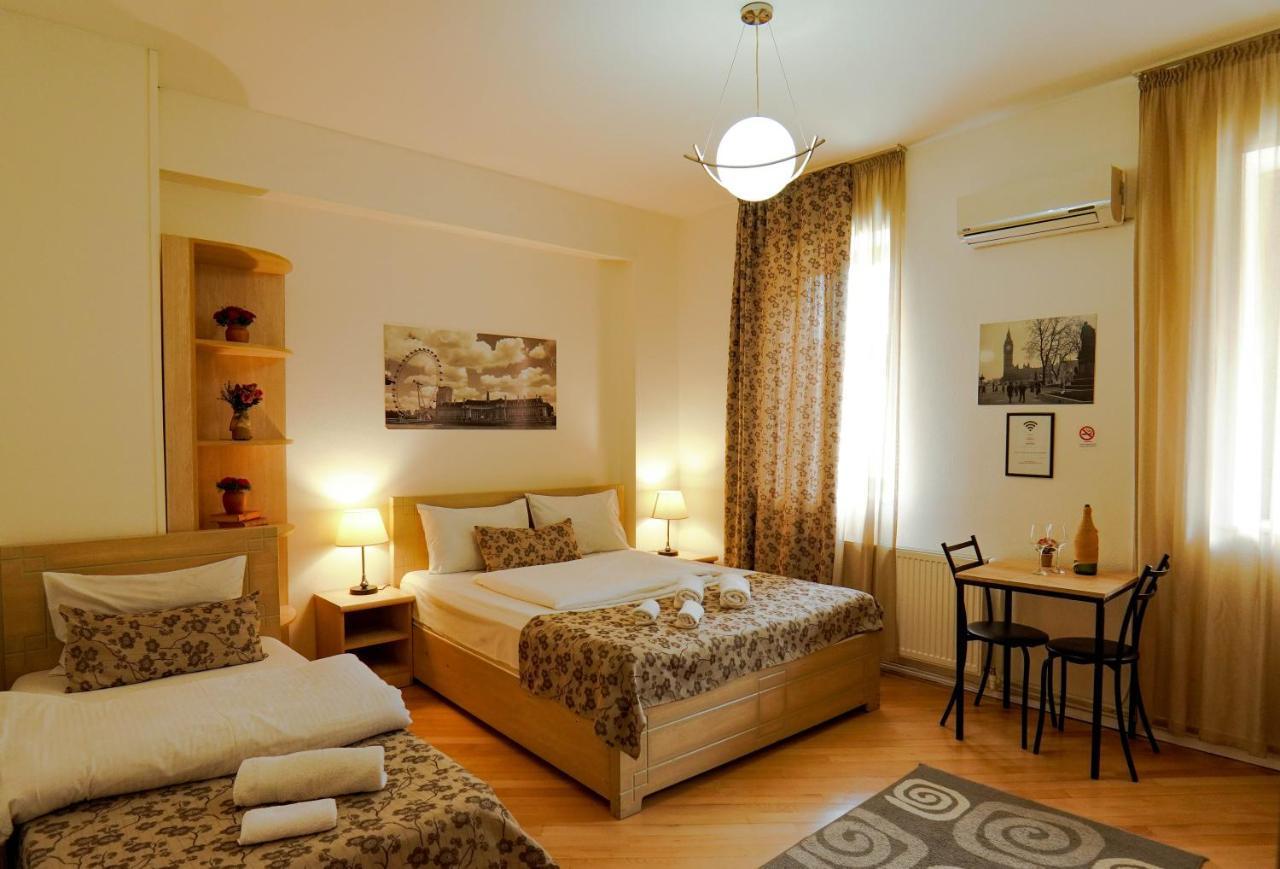 Check-In Hotel Тбілісі Екстер'єр фото