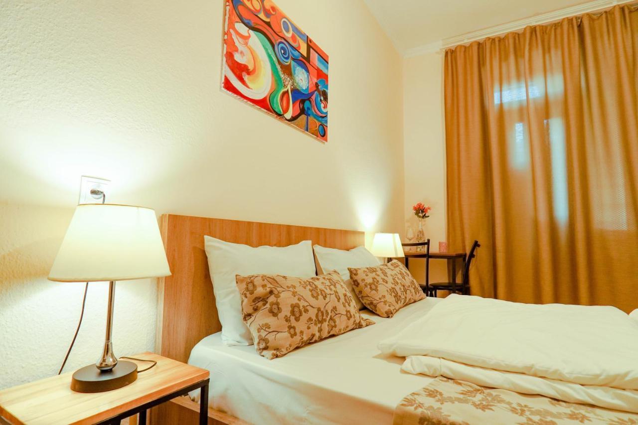 Check-In Hotel Тбілісі Екстер'єр фото